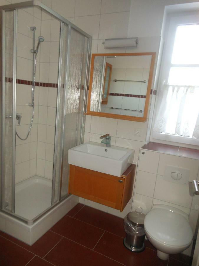 Fewo 2 Ferienwohnung Waren Mueritz - Haus Buchen Am Tiefwarensee - 2 Zi Eksteriør bilde